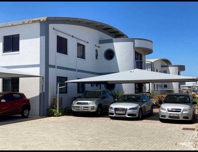 1,362M² WAREHOUSE RENTED IN CAPRICORN